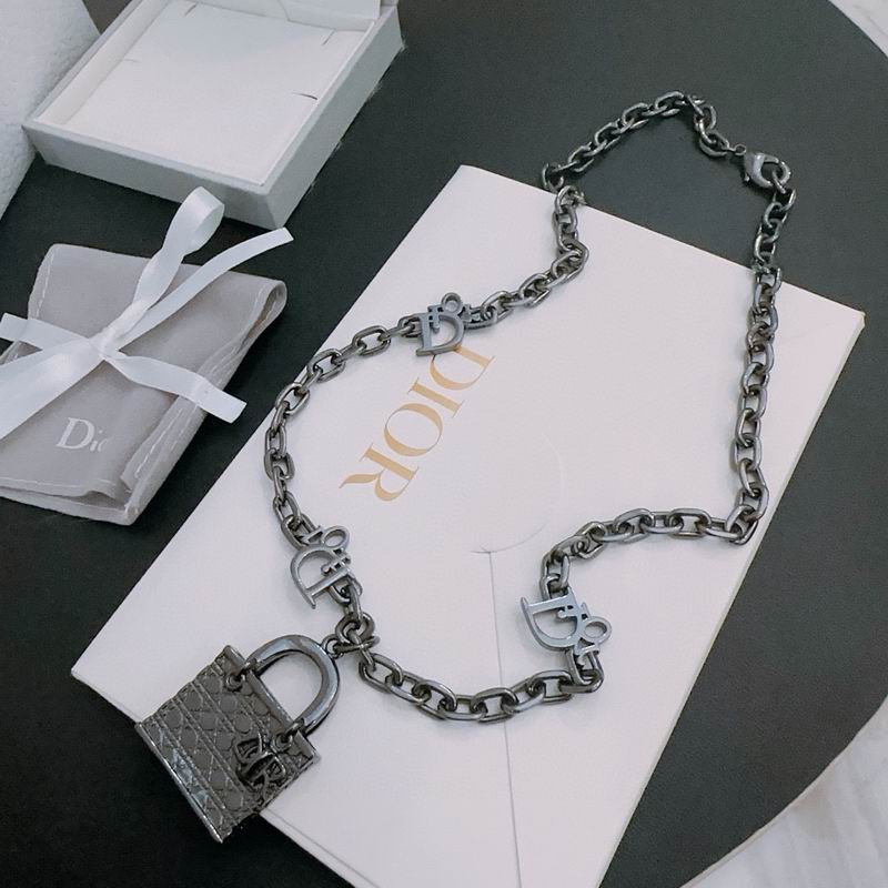 Dior Necklace 06lyr657